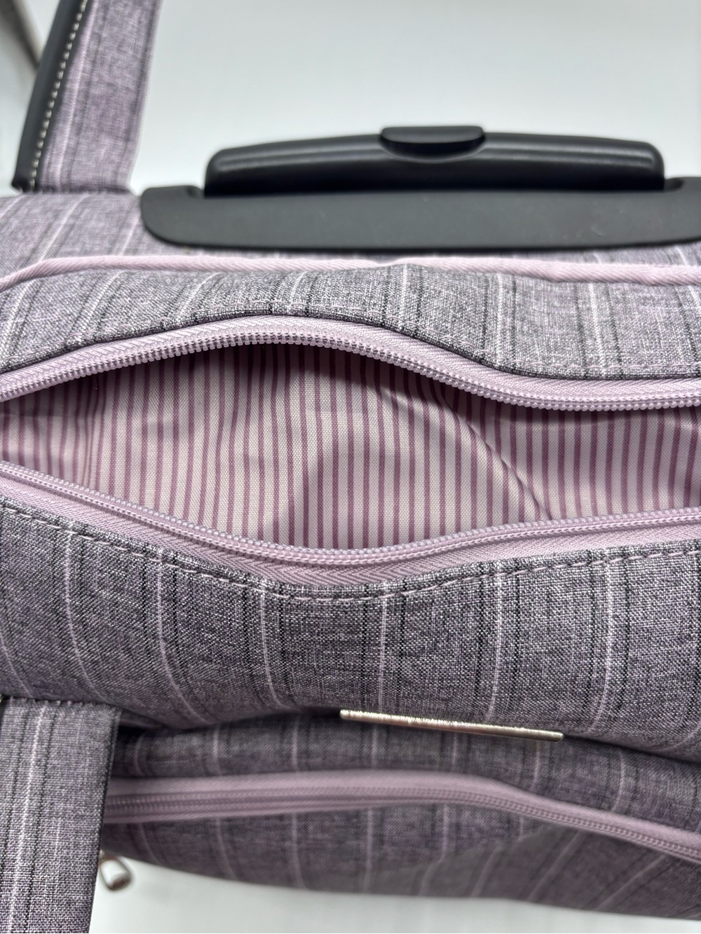 London Fog Lavender Pinstripe Travel Dopp Bag - Picture 7 of 15